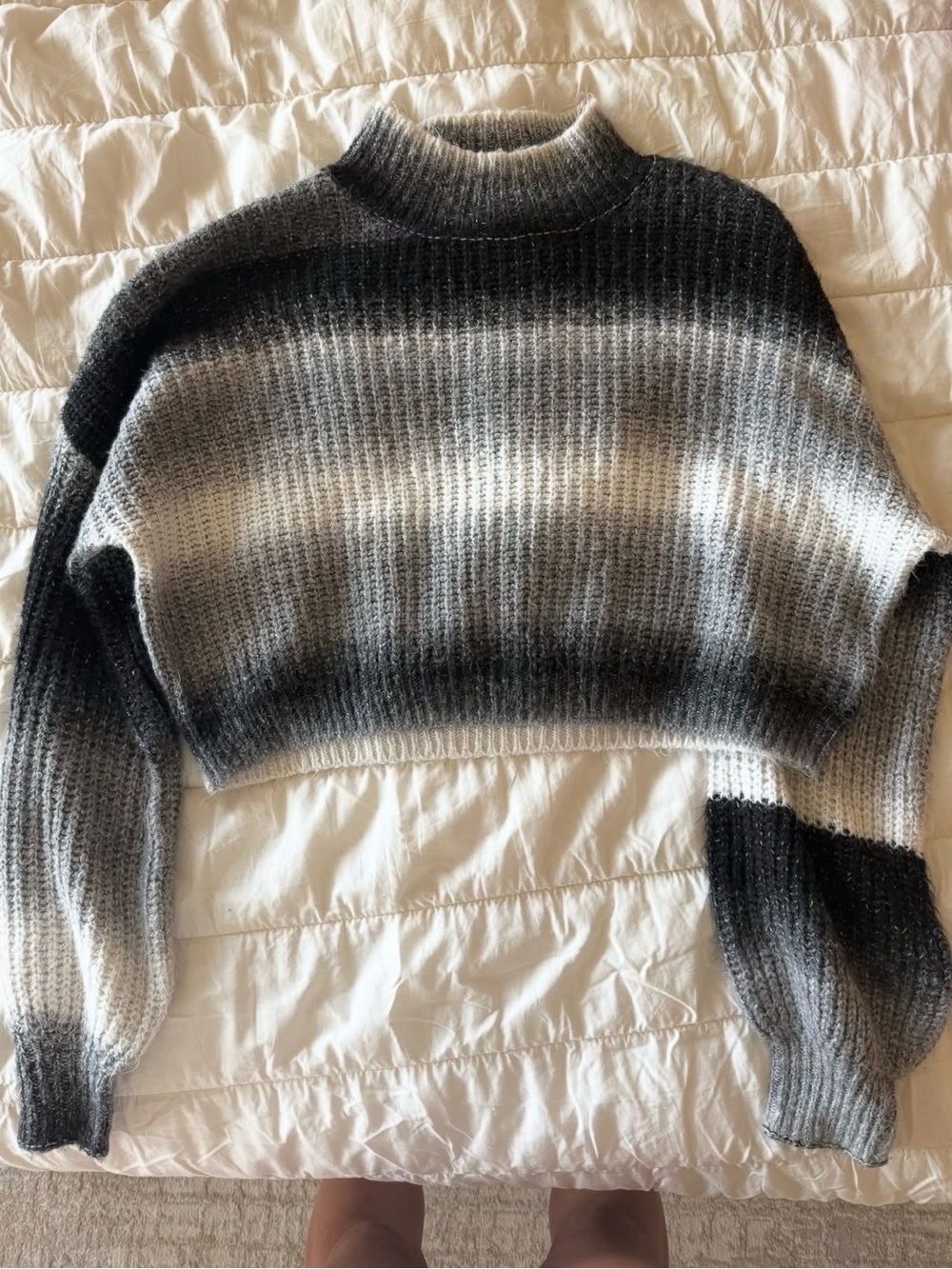 Vigoss Ombre Ribbed Mock Neck Cropped Sweater - Black & Gray